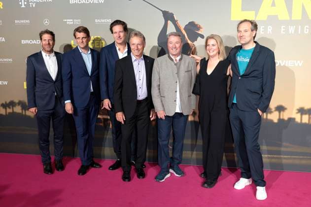 Leopold Hoesch, Arnim Butzen, Bernhard Langer, Erwin Langer and guests at the premiere of the documentary Bernhard Langer Der ewige Champion at Cinedom Cologne, 23 09 2025 Foto:xR.xSchmiegeltx xFuturexImagex langer_5928