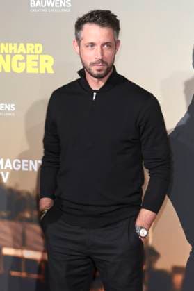 Mark Uth at the premiere of the documentary Bernhard Langer Der ewige Champion at Cinedom Cologne, 23 09 2025 Foto:xR.xSchmiegeltx xFuturexImagex langer_5942