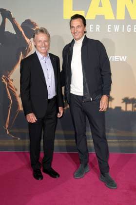 Bernhard Langer and Sebastian Hellmann at the premiere of the documentary Bernhard Langer Der ewige Champion at Cinedom Cologne, 23 09 2025 Foto:xR.xSchmiegeltx xFuturexImagex langer_5943