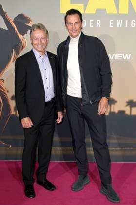 Bernhard Langer and Sebastian Hellmann at the premiere of the documentary Bernhard Langer Der ewige Champion at Cinedom Cologne, 23 09 2025 Foto:xR.xSchmiegeltx xFuturexImagex langer_5944