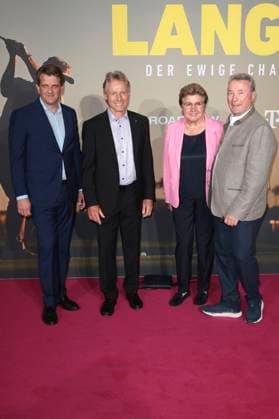 Leopold Hoesch, Bernhard Langer, Sigi Langer and Erwin Langer at the premiere of the documentary Bernhard Langer Der ewige Champion at the Cinedom Cologne, 23 09 2025 Foto:xR.xSchmiegeltx xFuturexImagex langer_5953