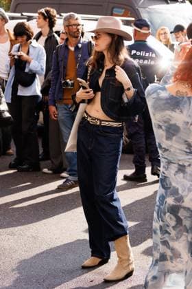 News - Diesel - Arrivals - Milan Fashion Week - Womenswear Spring Summer 2026 A guest is seen at the Diesel fashion show during Milan Fashion Week Women s Collection Spring Summer 2026. Milan (Italy), September 23rd, 2025. Photo: Cinzia Camela. Milan Circle Milano Italy Copyright: xCinziaxCamelax xLiveMediax LPN_2043121