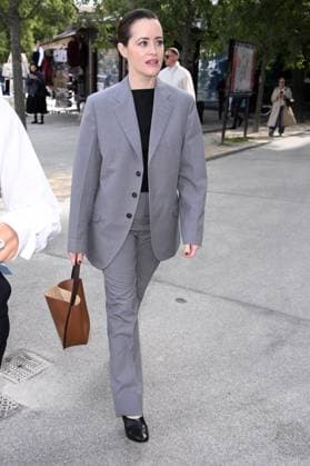 Milan, Jil Sander - Arrival of Guests - Milan Fashion Week - Womenswear Spring Summer 2026. Pictured: Claire Foy  Copyright: xSimonexComix xipa-agency.netx xSimonexComix IPA_Agency_IPA65649845