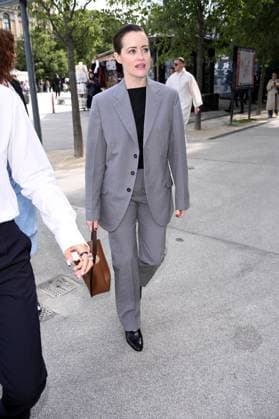 Milan, Jil Sander - Arrival of Guests - Milan Fashion Week - Womenswear Spring Summer 2026. Pictured: Claire Foy  Copyright: xSimonexComix xipa-agency.netx xSimonexComix IPA_Agency_IPA65649868