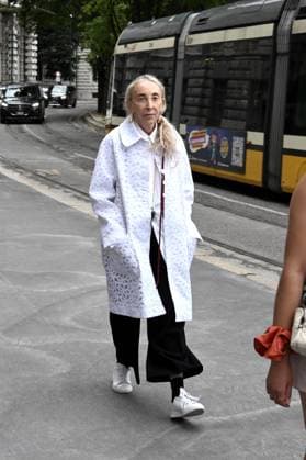 Milan, Italy: Milan, Jil Sander - Arrival of Guests - Milan Fashion Week - Womenswear Spring Summer 2026. Pictured: Carla Sozzani Milan Italy  - ZUMAp169 20250924_zea_p169_070 Copyright: xSimonexComix