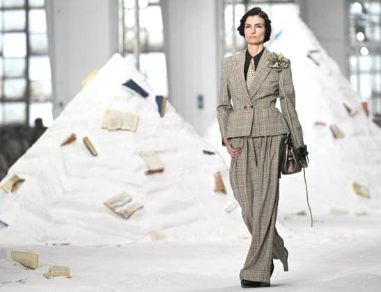 September 24, 2025, Milan, Italy: A model presents a creation by Italian fashion designer Antonio Marras from the Spring Summer 2026 Women s Collection at the Milan Fashion Week, in Milan, Italy, 24 September 2025. The Milano Fashion Week runs from 23 to 29 September 2025 ANSA DANIEL DAL ZENNARO. Milan Italy  - ZUMAa110 20250924_zaf_a110_015 Copyright: xDanielxDalxZennarox