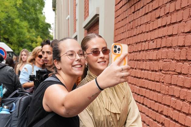 Milan, Crowds of people, influencers, and onlookers outside the Fendi fashion show for Women s Fashion Week, Milan Fashion Week in Via Solari; pictured is Valentina Ferragni.  Copyright: xDuilioxPiaggesix xipa-agency.netx xDuilioxPiaggesix IPA_Agency_IPA65673279