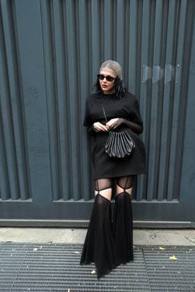 Milan, Crowds of people, influencers, and onlookers outside the Fendi fashion show during Women s Fashion Week, Milan Fashion Week on Via Solari.  Copyright: xDuilioxPiaggesix xipa-agency.netx xDuilioxPiaggesix IPA_Agency_IPA65673613