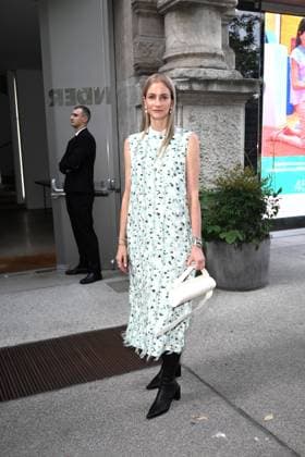 Milan, Jil Sander - Arrival of Guests - Milan Fashion Week - Womenswear Spring Summer 2026 In the photo: Guest  Copyright: xSimonexComix xipa-agency.netx xSimonexComix IPA_Agency_IPA65649827