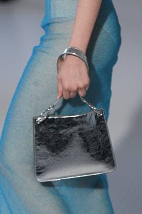 Milan, Italy: Milan, Milan Women s Fashion Week Spring Summer 2026 - Women s Fashion, Spring Summer 2026. - Jil Sander fashion show - catwalk in the photo: Bag Detail Milan Italy  - ZUMAp169 20250924_zea_p169_806 Copyright: xRiccardoxGIordanox