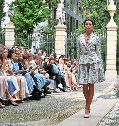Milan: Milan,Italy Luisa Beccaria Spring Summer 2026 collection presentation show In the photo:Vialina Lemann show Milan  - ZUMAp169 20250924_zea_p169_1034 Copyright: xNickxZonnax