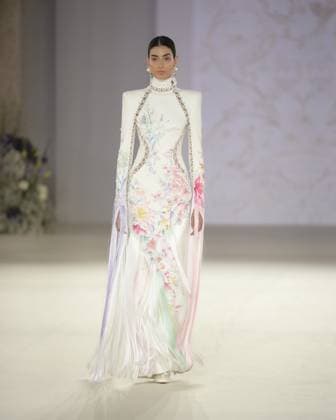 September 24, 2025, Milan, Milan, Italy: A model walks the runway wearing creations by designer XIONG YING for the HEAVEN GAIA collection during Milan Fashion Week Spring Summer 2026, at the Museo Leonardo da Vinci, in Milan, Italy, on September 24, 2025. Milan Italy - ZUMAp285 20250924_zep_p285_004 Copyright: xGennaroxPiscopox
