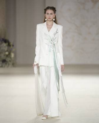 September 24, 2025, Milan, Milan, Italy: A model walks the runway wearing creations by designer XIONG YING for the HEAVEN GAIA collection during Milan Fashion Week Spring Summer 2026, at the Museo Leonardo da Vinci, in Milan, Italy, on September 24, 2025. Milan Italy - ZUMAp285 20250924_zep_p285_006 Copyright: xGennaroxPiscopox