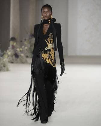 September 24, 2025, Milan, Milan, Italy: A model walks the runway wearing creations by designer XIONG YING for the HEAVEN GAIA collection during Milan Fashion Week Spring Summer 2026, at the Museo Leonardo da Vinci, in Milan, Italy, on September 24, 2025. Milan Italy - ZUMAp285 20250924_zep_p285_026 Copyright: xGennaroxPiscopox