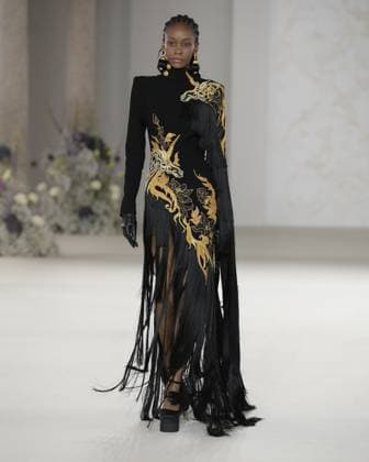 September 24, 2025, Milan, Milan, Italy: A model walks the runway wearing creations by designer XIONG YING for the HEAVEN GAIA collection during Milan Fashion Week Spring Summer 2026, at the Museo Leonardo da Vinci, in Milan, Italy, on September 24, 2025. Milan Italy - ZUMAp285 20250924_zep_p285_027 Copyright: xGennaroxPiscopox