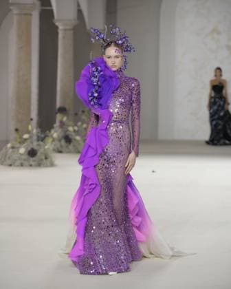 September 24, 2025, Milan, Milan, Italy: A model walks the runway wearing creations by designer XIONG YING for the HEAVEN GAIA collection during Milan Fashion Week Spring Summer 2026, at the Museo Leonardo da Vinci, in Milan, Italy, on September 24, 2025. Milan Italy - ZUMAp285 20250924_zep_p285_030 Copyright: xGennaroxPiscopox