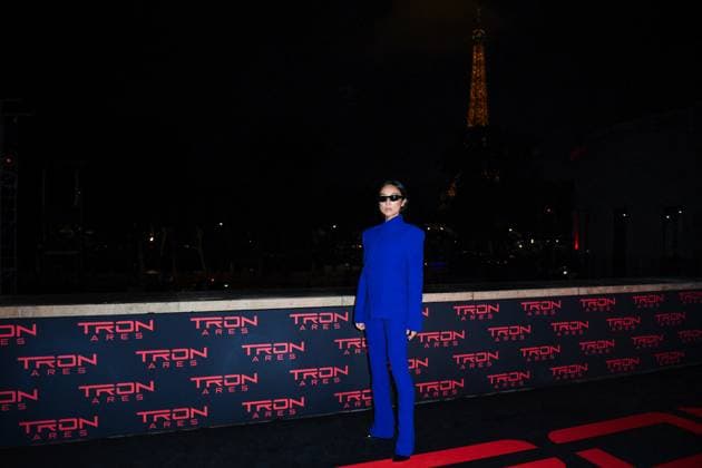 Tron Ares Premiere Greta Lee attending the Tron : Ares Premiere at the Pathe Palace cinema in Paris, France on September 24, 2025. Photo by Aurore Marechal ABACAPRESS.COM Paris France  Copyright: xMarechalxAurore ABACAx