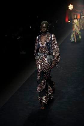 Milan Fashion Week - Women S S 2026 Etro Fashion Show Runway Milan, Italy Milan Fashion Week - Women S S 2026 Etro Fashion Show Runway Milan, Italy 24th September 2025  Copyright: xJohnnyxDallaxLibera SGPx