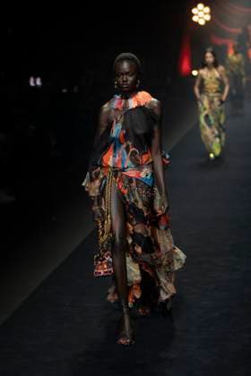 Milan Fashion Week - Women S S 2026 Etro Fashion Show Runway Milan, Italy Milan Fashion Week - Women S S 2026 Etro Fashion Show Runway Milan, Italy 24th September 2025  Copyright: xJohnnyxDallaxLibera SGPx