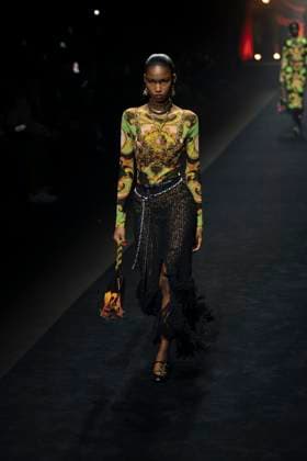 Milan Fashion Week - Women S S 2026 Etro Fashion Show Runway Milan, Italy Milan Fashion Week - Women S S 2026 Etro Fashion Show Runway Milan, Italy 24th September 2025  Copyright: xJohnnyxDallaxLibera SGPx