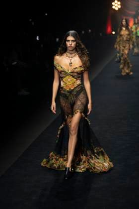 Milan Fashion Week - Women S S 2026 Etro Fashion Show Runway Milan, Italy Milan Fashion Week - Women S S 2026 Etro Fashion Show Runway Milan, Italy 24th September 2025  Copyright: xJohnnyxDallaxLibera SGPx
