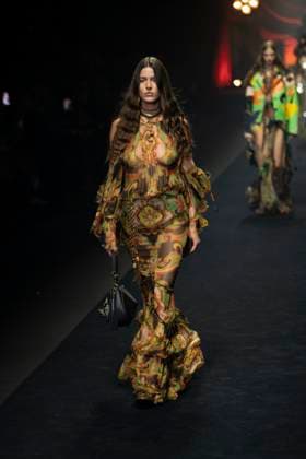 Milan Fashion Week - Women S S 2026 Etro Fashion Show Runway Milan, Italy Milan Fashion Week - Women S S 2026 Etro Fashion Show Runway Milan, Italy 24th September 2025  Copyright: xJohnnyxDallaxLibera SGPx