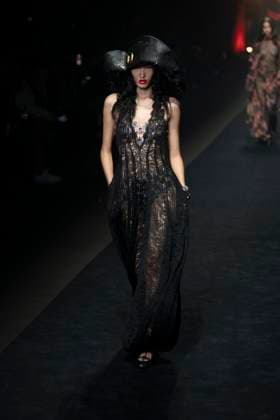 Milan Fashion Week - Women S S 2026 Etro Fashion Show Runway Milan, Italy Milan Fashion Week - Women S S 2026 Etro Fashion Show Runway Milan, Italy 24th September 2025  Copyright: xJohnnyxDallaxLibera SGPx
