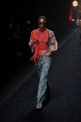 Milan Fashion Week - Women S S 2026 Etro Fashion Show Runway Milan, Italy Milan Fashion Week - Women S S 2026 Etro Fashion Show Runway Milan, Italy 24th September 2025  Copyright: xJohnnyxDallaxLibera SGPx
