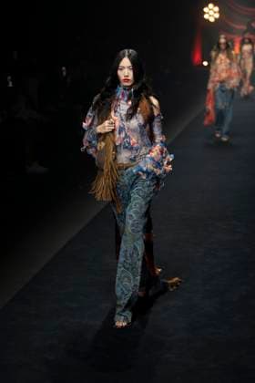 Milan Fashion Week - Women S S 2026 Etro Fashion Show Runway Milan, Italy Milan Fashion Week - Women S S 2026 Etro Fashion Show Runway Milan, Italy 24th September 2025  Copyright: xJohnnyxDallaxLibera SGPx