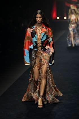 Milan Fashion Week - Women S S 2026 Etro Fashion Show Runway Milan, Italy Milan Fashion Week - Women S S 2026 Etro Fashion Show Runway Milan, Italy 24th September 2025  Copyright: xJohnnyxDallaxLibera SGPx