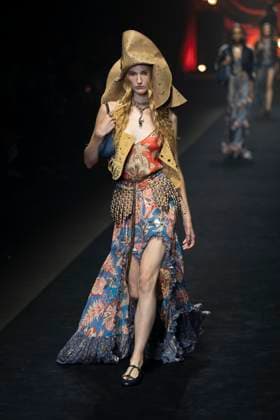 Milan Fashion Week - Women S S 2026 Etro Fashion Show Runway Milan, Italy Milan Fashion Week - Women S S 2026 Etro Fashion Show Runway Milan, Italy 24th September 2025  Copyright: xJohnnyxDallaxLibera SGPx
