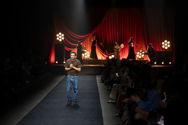 Milan Fashion Week - Women S S 2026 Etro Fashion Show Runway Milan, Italy Marco Di Vincenzo Milan Fashion Week - Women S S 2026 Etro Fashion Show Runway Milan, Italy 24th September 2025  Copyright: xJohnnyxDallaxLibera SGPx