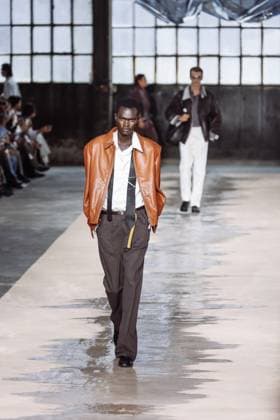 Milan, Italy: Milan, Milan Women s Fashion Week Spring Summer 2026 - Women s Fashion, Spring Summer 2026 - Boss Fashion Show - Catwalk. Pictured: Model Milan Italy  - ZUMAp169 20250925_zea_p169_122 Copyright: xAlessandroxBremecx