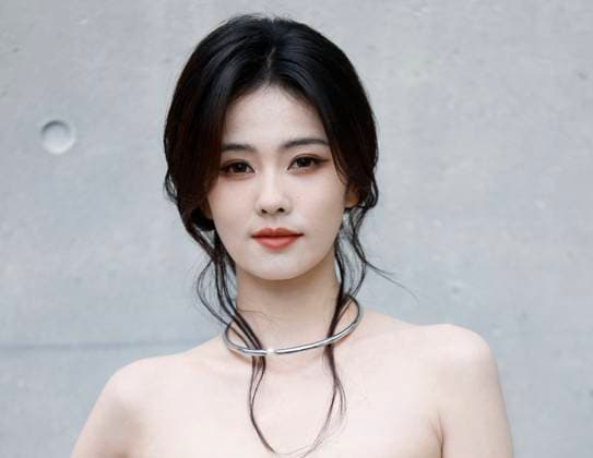 MFW Photocall Emporio Armani MP Bai Lu attends the Emporio Armani fashion show during Milan s Fashion Week Womenswear Spring Summer 2026, on September 25, 2025 in Milan (Italy), Italy. Photo by Marco Piovanotto Abacapress.com  Copyright: xPiovanottoxMarco ABACAx