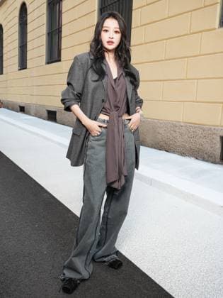 Milan, Italy, Italy: Milan, Milan Women s Fashion Week Spring Summer 2026 - MM6 Maison Margiela Fashion Show - Front Row Guests Pictured: Sun Yi Milan Italy  - ZUMAp169 20250925_zea_p169_1184 Copyright: xRiccardoxGiordanox