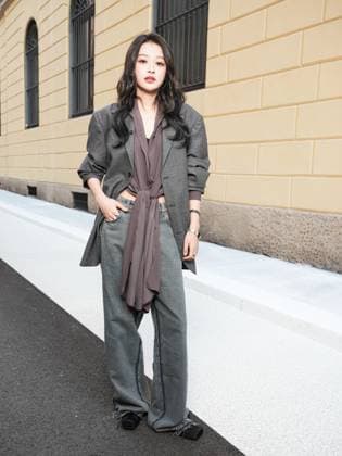 Milan, Italy, Italy: Milan, Milan Women s Fashion Week Spring Summer 2026 - MM6 Maison Margiela Fashion Show - Front Row Guests Pictured: Sun Yi Milan Italy  - ZUMAp169 20250925_zea_p169_1185 Copyright: xRiccardoxGiordanox