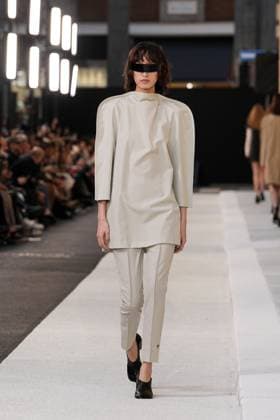 Milan, Italy, Italy: Milan, Milan Women s Fashion Week Spring Summer 2026 - MM6 Maison Margiela Fashion Show Milan Italy  - ZUMAp169 20250925_zea_p169_1292 Copyright: xRiccardoxGiordanox