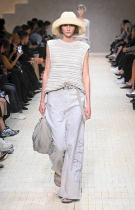 Milan, Italy: MILAN, Emporio Armani Fashion Show Milan Italy  - ZUMAp169 20250925_zea_p169_1321 Copyright: xMaurizioxMaulex