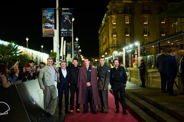 73rd San Sebastian International Film Festival: La tregua Red Carpet Miguel Angel Vivas, Aron Piper, Fernando Valdivielso, Javier Pereira, Jose Pastor attended La tregua Red Carpet during 73rd San Sebastian International Film Festival at Victoria Eugenia Theatre on September 25, 2025 in Donostia San Sebastian, Spain Photo by IMAGO MPG Donostia San Sebastian Victoria Eugenia Theatre Euskadi Spain  Copyright: xMPGx