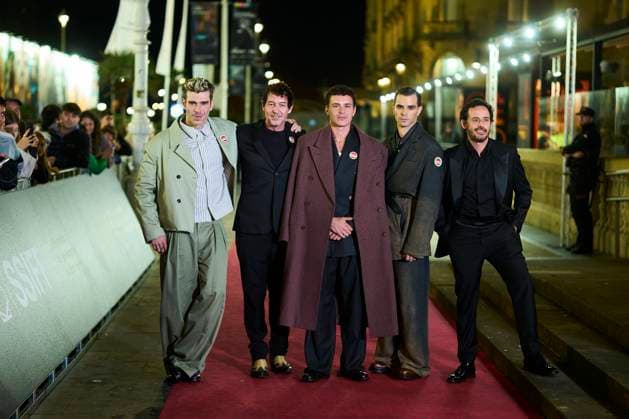 73rd San Sebastian International Film Festival: La tregua Red Carpet Miguel Angel Vivas, Aron Piper, Fernando Valdivielso, Javier Pereira, Jose Pastor attended La tregua Red Carpet during 73rd San Sebastian International Film Festival at Victoria Eugenia Theatre on September 25, 2025 in Donostia San Sebastian, Spain Photo by IMAGO MPG Donostia San Sebastian Victoria Eugenia Theatre Euskadi Spain  Copyright: xMPGx