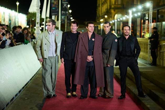 73rd San Sebastian International Film Festival: La tregua Red Carpet Miguel Angel Vivas, Aron Piper, Fernando Valdivielso, Javier Pereira, Jose Pastor attended La tregua Red Carpet during 73rd San Sebastian International Film Festival at Victoria Eugenia Theatre on September 25, 2025 in Donostia San Sebastian, Spain Photo by IMAGO MPG Donostia San Sebastian Victoria Eugenia Theatre Euskadi Spain  Copyright: xMPGx