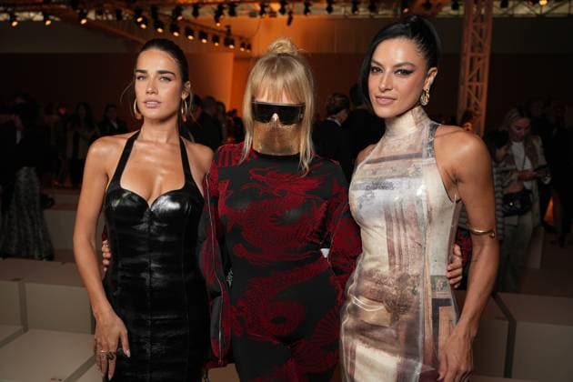 Milan, Milan Women s Fashion Week Spring Summer 2026 - Women s Fashion, Spring Summer 2026. - Roberto Cavalli Fashion Show - Arrivals in the photo: Clara Miss Keta Desiree Popper  Copyright: xRiccardoxGIordanox xipa-agency.netx xRiccardoxGiordano IPAx IPA_Agency_IPA65747787