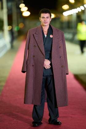 San Sebastian - La Tregua Screening Aron Piper attended La tregua Red Carpet during 73rd San Sebastian International Film Festival at Victoria Eugenia Theatre on September 25, 2025 in Donostia San Sebastian, Spain Photo by ABACAPRESS.COM San Sebastian Euskadi Spain  Copyright: xABACAx