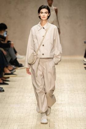Milan Fashion Week - Women S S 2026 Emporio Armani fashion show Runway Milan, Italy Milan Fashion Week - Women S S 2026 Emporio Armani fashion show Runway Milan, Italy 25th September 2025  Copyright: xMARCOxERBAx