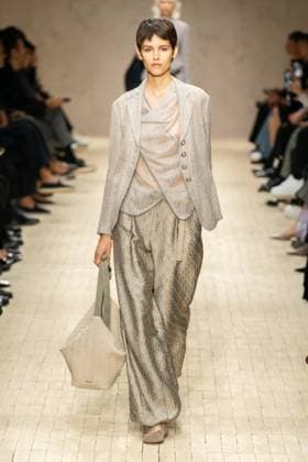 Milan Fashion Week - Women S S 2026 Emporio Armani fashion show Runway Milan, Italy Milan Fashion Week - Women S S 2026 Emporio Armani fashion show Runway Milan, Italy 25th September 2025  Copyright: xMARCOxERBAx