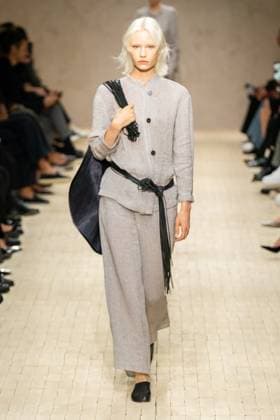 Milan Fashion Week - Women S S 2026 Emporio Armani fashion show Runway Milan, Italy Milan Fashion Week - Women S S 2026 Emporio Armani fashion show Runway Milan, Italy 25th September 2025  Copyright: xMARCOxERBAx