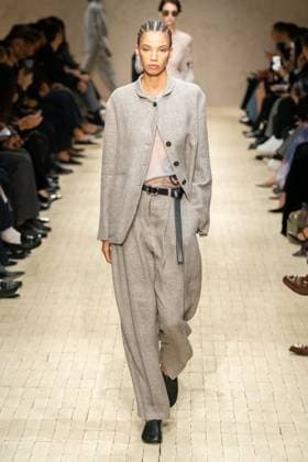 Milan Fashion Week - Women S S 2026 Emporio Armani fashion show Runway Milan, Italy Milan Fashion Week - Women S S 2026 Emporio Armani fashion show Runway Milan, Italy 25th September 2025  Copyright: xMARCOxERBAx