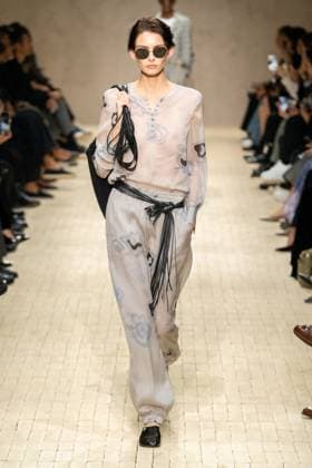 Milan Fashion Week - Women S S 2026 Emporio Armani fashion show Runway Milan, Italy Milan Fashion Week - Women S S 2026 Emporio Armani fashion show Runway Milan, Italy 25th September 2025  Copyright: xMARCOxERBAx