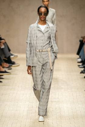 Milan Fashion Week - Women S S 2026 Emporio Armani fashion show Runway Milan, Italy Milan Fashion Week - Women S S 2026 Emporio Armani fashion show Runway Milan, Italy 25th September 2025  Copyright: xMARCOxERBAx