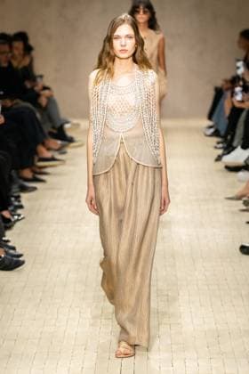Milan Fashion Week - Women S S 2026 Emporio Armani fashion show Runway Milan, Italy Milan Fashion Week - Women S S 2026 Emporio Armani fashion show Runway Milan, Italy 25th September 2025  Copyright: xMARCOxERBAx